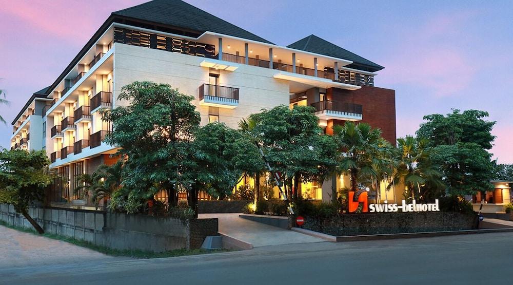Swiss-Belhotel Sorong Exterior photo